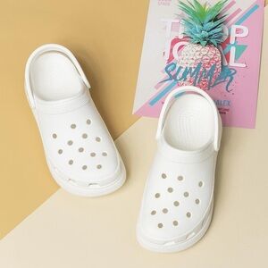 CROCS  Platform Mega Crush Mens 7 / Women 9 Classic Crush Clog Sandals Shoes